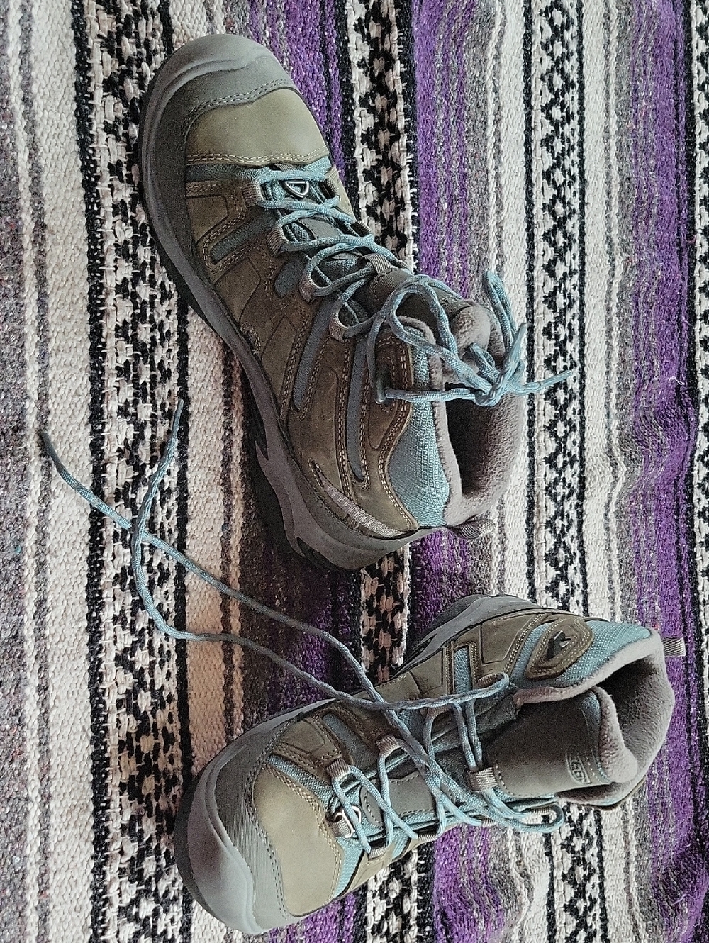 Keen Womans Olive Green and Teal Lace-Up Hiking Boots